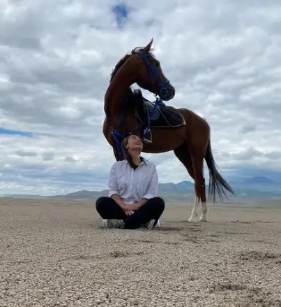 cappadocia air balloons horse photoshooting